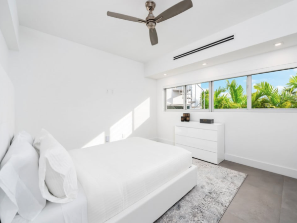 Miami Waterfront Luxury Villa - 4 Bedrooms Boater`s Retreat with Gym & Pool